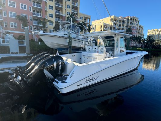 Boston Whaler 370 Outrage - main image