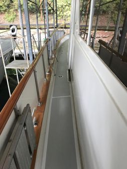 Trojan 54 Deckhouse Motoryacht image