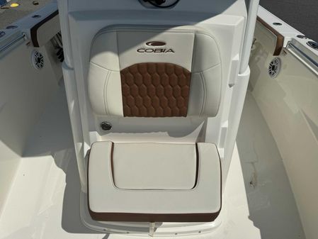 Cobia 265-CENTER-CONSOLE image