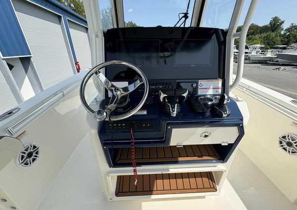 Cobia 265-CENTER-CONSOLE image