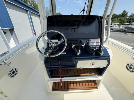 Cobia 265-CENTER-CONSOLE image