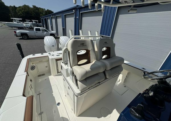 Cobia 265-CENTER-CONSOLE image