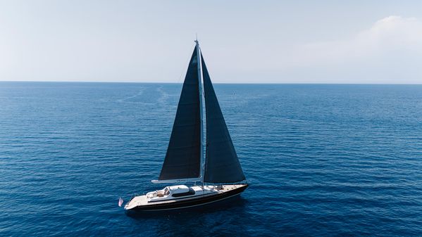 Alloy Yachts Dubois Design image