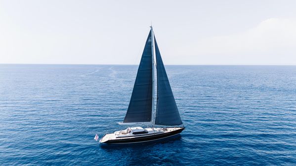 Alloy Yachts Dubois Design image