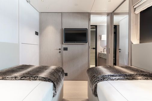 Benetti Oasis 34 image