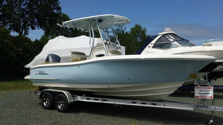 Pioneer 222 Islander - main image