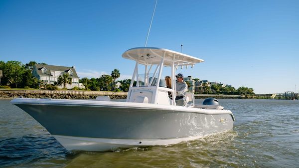 Sea Hunt Ultra 219 