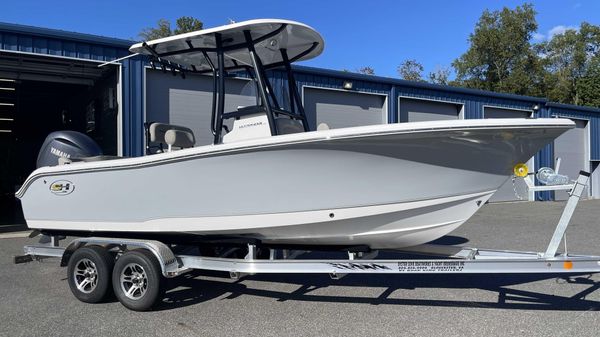 Sea Hunt Ultra 219 