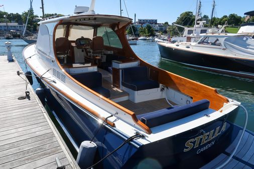 Hinckley Picnic Boat 37 MKIII image