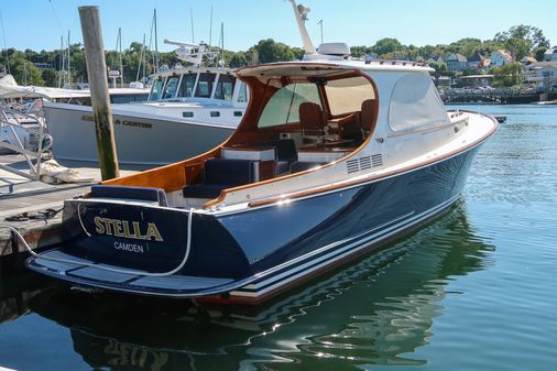 Hinckley Picnic Boat 37 MKIII image