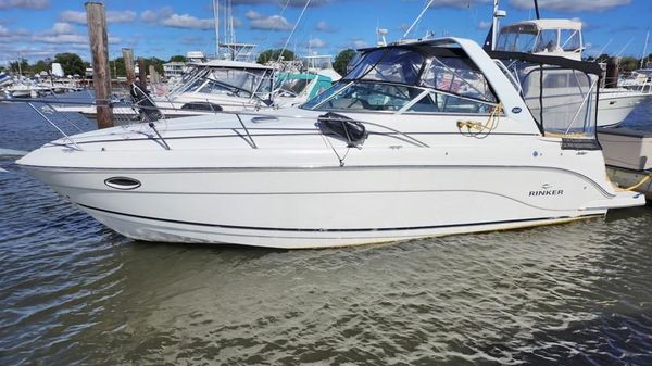 Rinker 300 Express Cruiser 