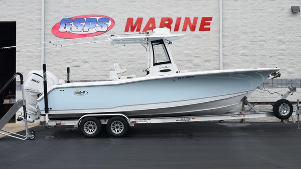 Sea Hunt Gamefish 27 with Coffin Box 