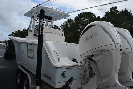 Sea Hunt Gamefish 27 with Coffin Box image