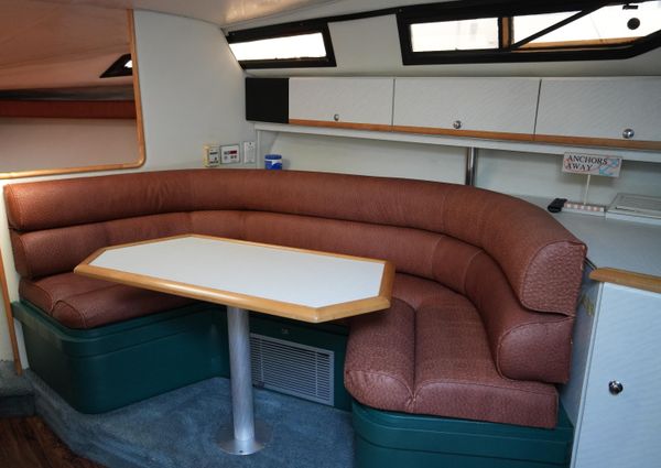 Wellcraft 3200 Martinique image