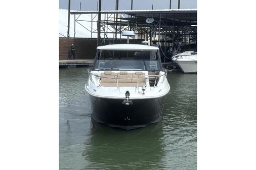 Sea Ray 320 Sundancer image