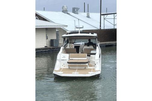 Sea Ray 320 Sundancer image