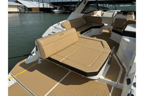 Sea Ray 320 Sundancer image