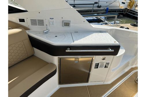 Sea Ray 320 Sundancer image