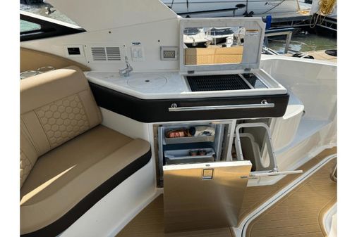 Sea Ray 320 Sundancer image