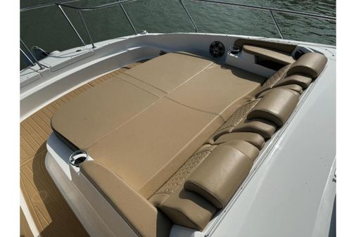 Sea Ray 320 Sundancer image