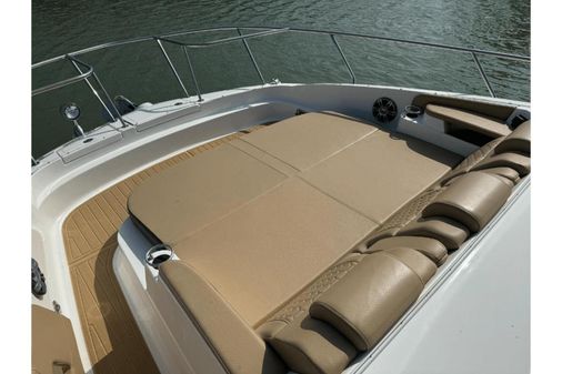 Sea Ray 320 Sundancer image