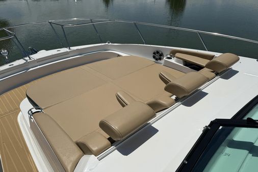 Sea Ray 320 Sundancer image