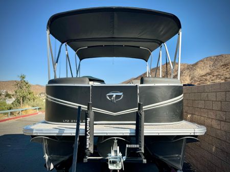 Tahoe-pontoon LTZ-QUAD-LOUNGER image