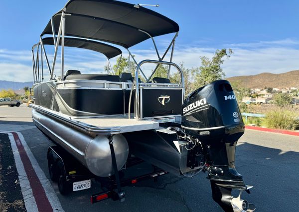 Tahoe-pontoon LTZ-QUAD-LOUNGER image