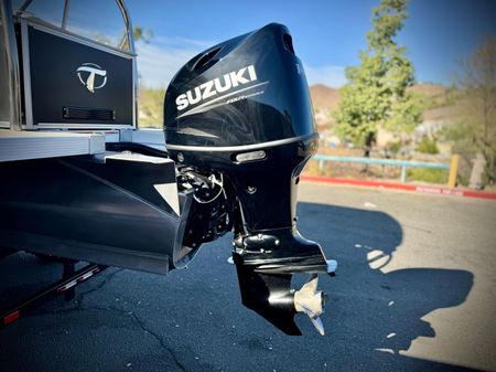 Tahoe-pontoon LTZ-QUAD-LOUNGER image