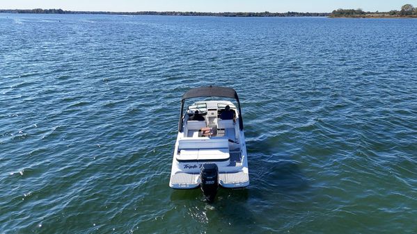 Sea Ray SDX 270 Outboard image