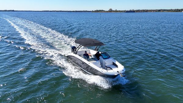 Sea Ray SDX 270 Outboard image