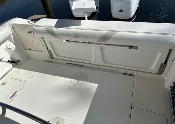 Boston-whaler 320-OUTRAGE image