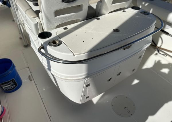 Boston-whaler 320-OUTRAGE image