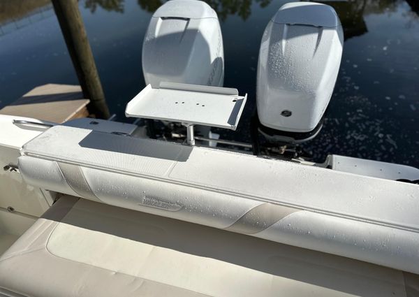 Boston-whaler 320-OUTRAGE image