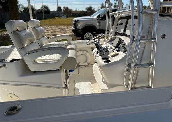 Boston-whaler 320-OUTRAGE image