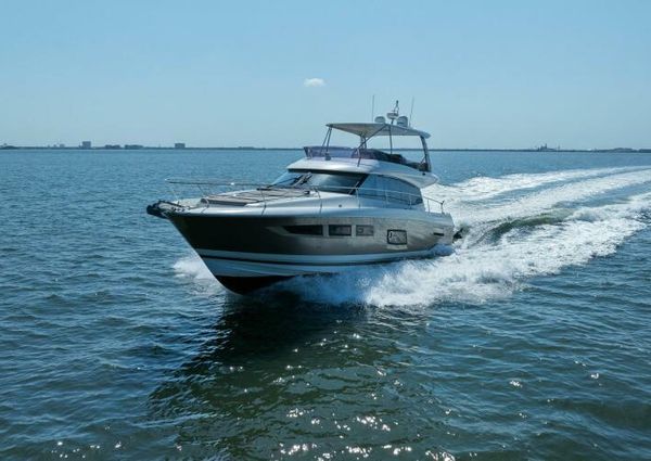 Prestige 550 Flybridge image