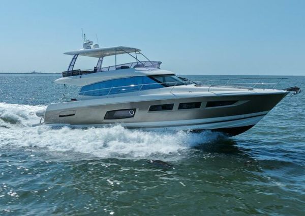 Prestige 550 Flybridge image