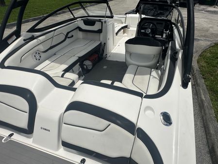 Yamaha-boats AR210 image