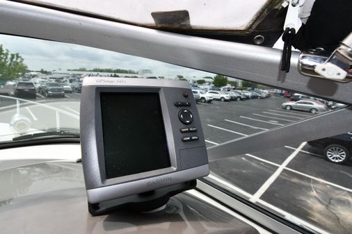 Rinker 260 Express Cruiser image