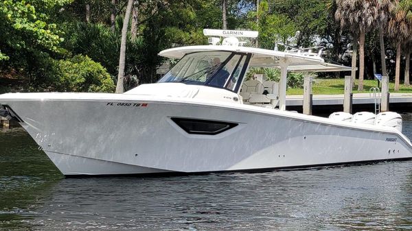 Pursuit S 378 Sport
