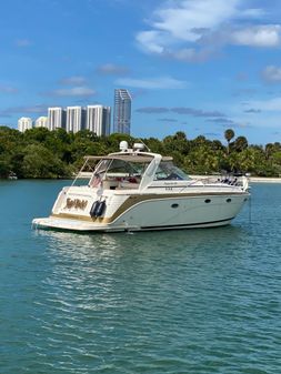 Rinker Fiesta Vee 410 image