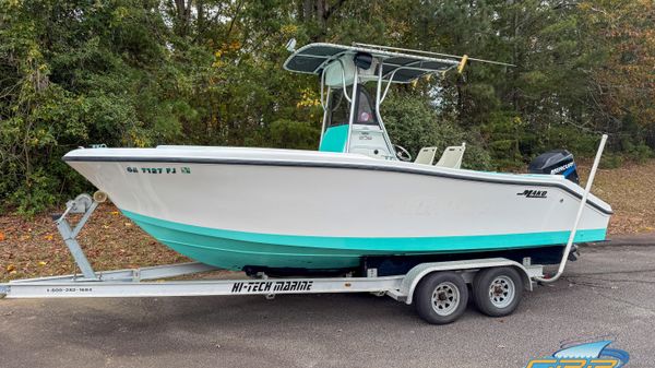 Mako 232 Center Console 