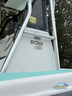 Mako 232-CENTER-CONSOLE image