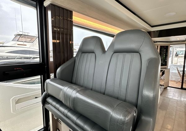 Absolute 52 Navetta image