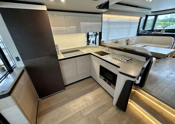 Absolute 52 Navetta image