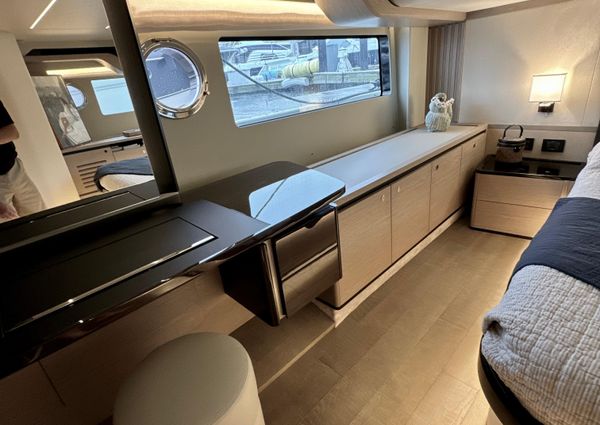 Absolute 52 Navetta image