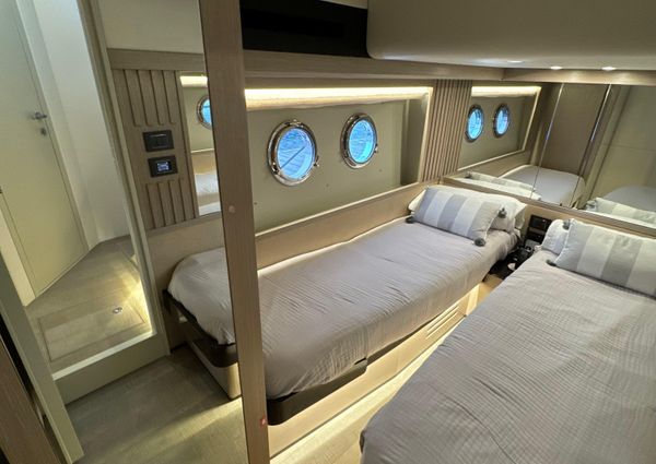 Absolute 52 Navetta image