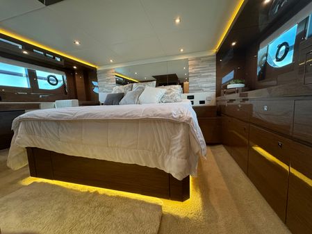 Cruisers Yachts 60 Cantius Flybridge image