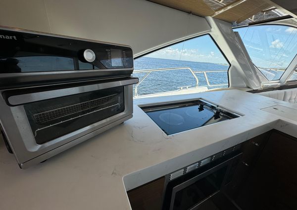 Cruisers-yachts 60-CANTIUS-FLYBRIDGE image