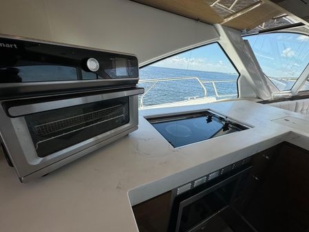 Cruisers Yachts 60 Cantius Flybridge image